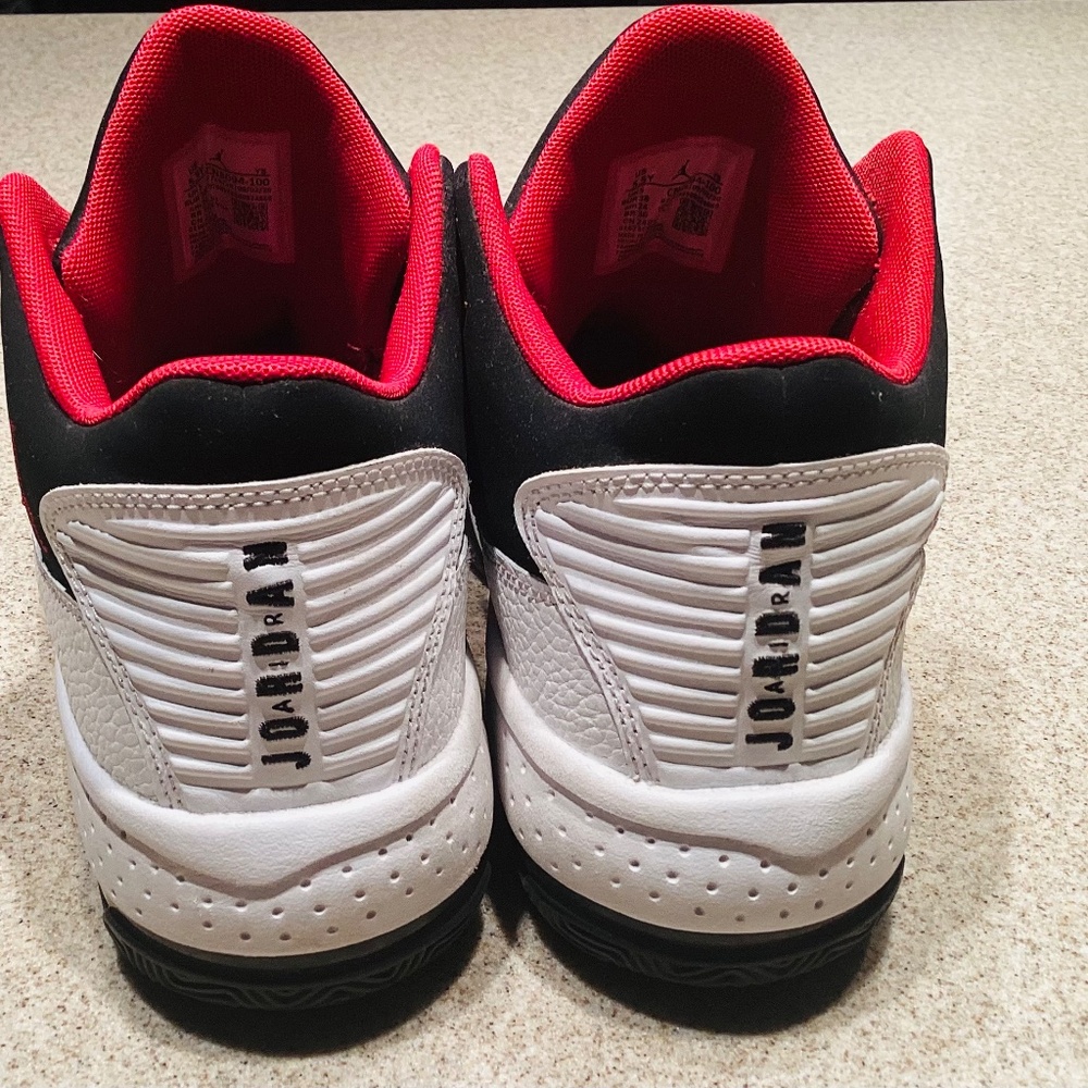 Air Jordan - Picture 3 of 5